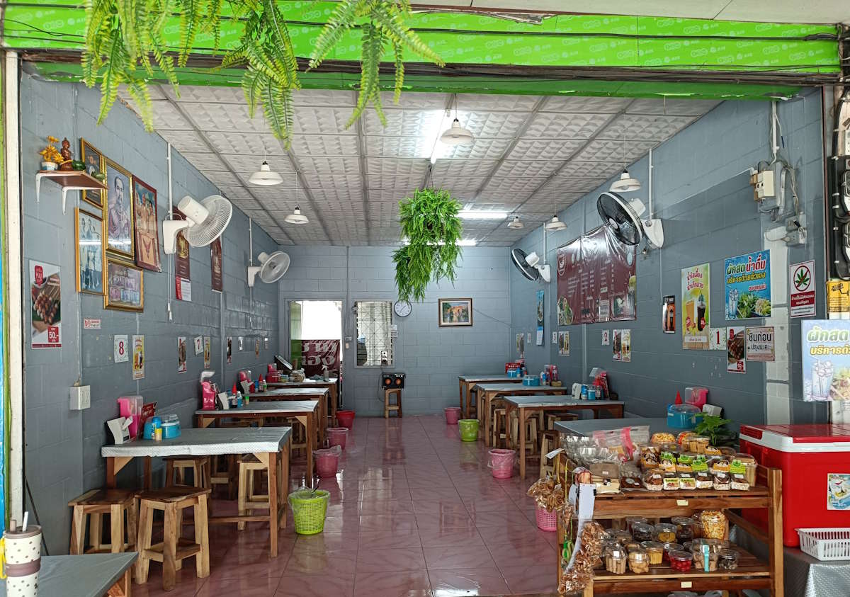 บรรยากาศร้านก๋วยเตี๋ยวเรือชามเฮง